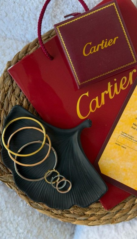 3 اساور + 3 خواتم ( طقم ) - Cartier / شامل العلبة وكيس الشركة